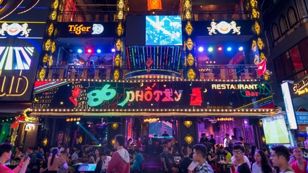 TP Hồ Chí Minh chỉ còn tạm dừng hoạt động vũ trường, quán bar, karaoke