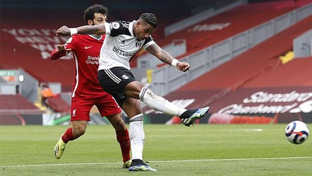 Livepool 0-1 Fulham: Salah mắc sai lầm, The Kop thua trận sân nhà thứ 6 liên tiếp