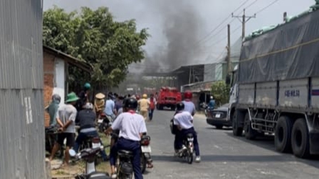 Tiền Giang: Khống chế đám cháy tại nhà máy xay xát lúa gạo
