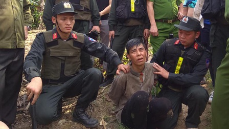Truy bắt thành công đối tượng hạ sát bố đẻ sau 5 giờ gây án ở Sơn La