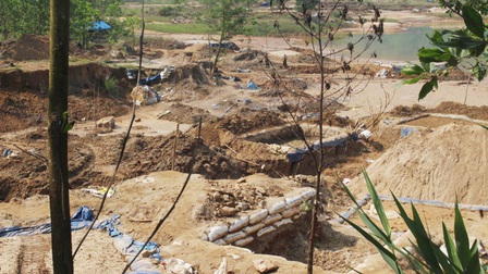 'Vàng tặc' ở Bồng Miêu: Tiền công ngày 200 nghìn, thấy công an là phải trốn