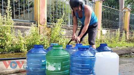 Người dân miền núi Quảng Nam khát nước sinh hoạt 