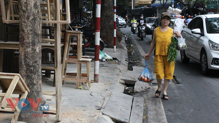 Hà Nội: Khi vỉa hè không còn dành cho người đi bộ
