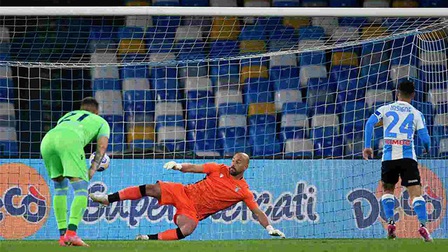 Napoli 5-2 Lazio: Insigne đưa Napoli trở lại cuộc đua Top 4