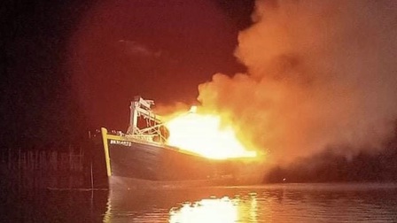 Hai tàu cá cháy rụi trong đêm ở Bà Rịa - Vũng Tàu