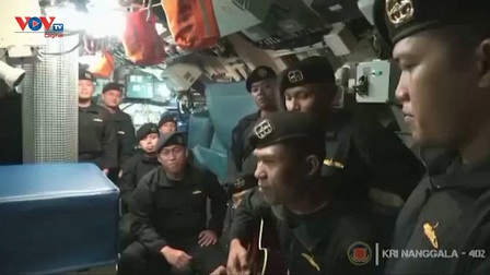 Video thủy thủ tàu ngầm ca hát trước tai nạn lan truyền trên mạng