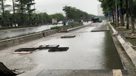 Đường nghìn tỷ ở Hà Nội vừa xong, mặt đường đã bị bóc lên gây lãng phí