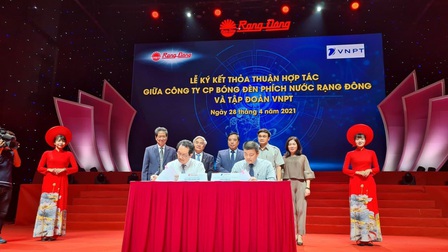 Tập đoàn VNPT và Công ty CP Bóng đèn Phích nước Rạng Đông ký kết thỏa thuận hợp tác về chuyển đổi số