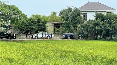 Nghệ An: 2 người chết sau nổ súng, công an vây bắt nghi phạm cố thủ trong nhà