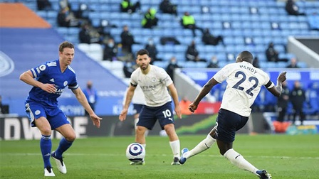 Leicester 0-2 Man City: Đòi nợ Leicester, Man City tiến gần hơn đến ngôi vô địch