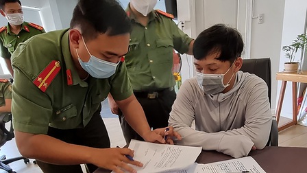 Đà Nẵng: Bắt thêm 2 đối tượng liên quan vụ đưa người nước ngoài nhập cảnh với mác 'chuyên gia'