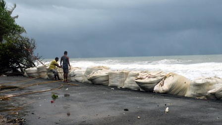 Ấn Độ hứng chịu những thiệt hại đầu tiên của bão Tauktae