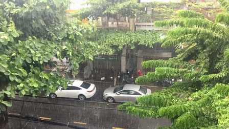 Thời tiết hôm nay: Hà Nội có mưa rào và dông
