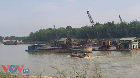 Tuyên Quang: Bao giờ sông Lô hết 'quặn đau' vì cát tặc?