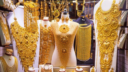 Khu chợ bày bán hàng tấn vàng, ‘mặc cả’ như mua rau ở Dubai