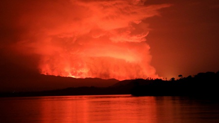 Núi lửa Nyiragongo phun trào thiêu rụi nhiều nhà cửa