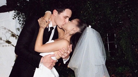 Ariana Grande khoe ảnh cưới, hôn đắm đuối ông xã đại gia 