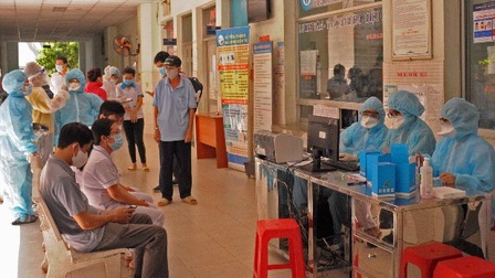 Phong tỏa tạm thời Bệnh viện quận Tân Phú vì có 3 trường hợp nghi mắc COVID-19 đến khám bệnh
