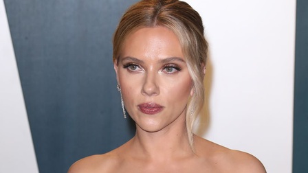 Scarlett Johansson tố cáo bị một tổ chức 'quấy rối' và đặt câu hỏi xúc phạm, kêu gọi Hollywood tẩy chay mạnh mẽ