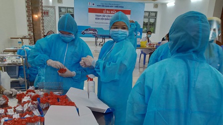 TPHCM: Hai nhân viên y tế ở Bệnh viện quận Tân Phú nhiễm Covid-19