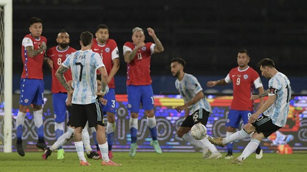 Argentina 1-1 Chile: Messi ghi bàn, Argentina vẫn bị chia điểm ngày ra quân
