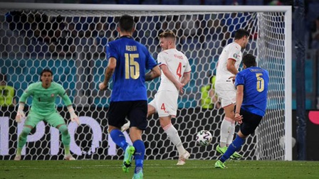 Italia 3-0 Thụy Sỹ: Italia là đội đầu tiên lọt vào vòng 1/8
