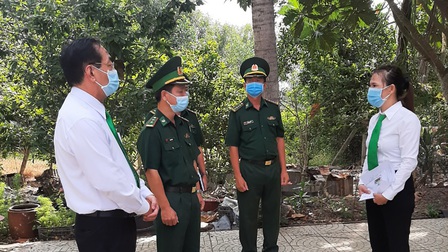 Tây Ninh: Thưởng nóng tài xế taxi vì tố giác người nhập cảnh trái phép