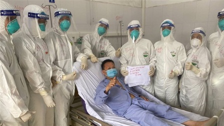 Bệnh nhân COVID-19 phải thở máy đầu tiên ở Bắc Giang được cứu sống ngoạn mục
