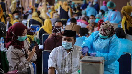 Indonesia cho phép người dân tự mua và sử dụng vaccine Covid-19