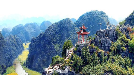 Thưởng ngoạn cảnh sắc thiên nhiên tuyệt đẹp của Ninh Bình 