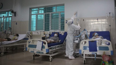 Những hình ảnh bên trong khu vực điều trị bệnh nhân nặng và nguy kịch ở Bệnh viện Hồi sức COVID-19 TP.HCM