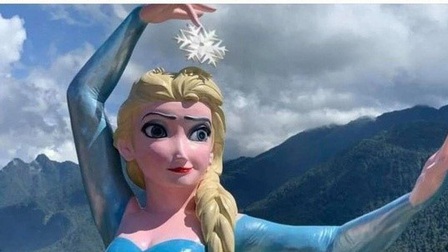 Dân mạng chỉ trích bức tượng Elsa mới xây ở Sa Pa