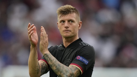 Tiền vệ Toni Kroos thông báo chia tay đội tuyển Đức