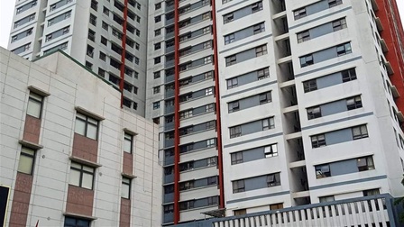 Hà Nội: Bé trai 3 tuổi rơi từ tầng 6 chung cư chết thương tâm
