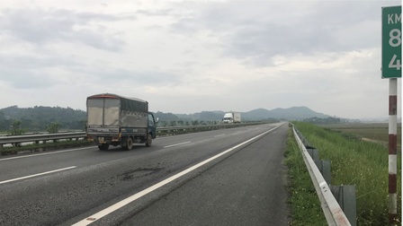 Xe chở hàng xuất nhập khẩu tới Lào Cai chỉ được lưu thông trên cao tốc