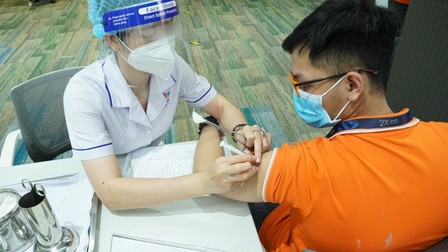 Ngày 13/8, TP. Hồ Chí Minh bắt đầu tiêm 1 triệu liều vaccine Vero Cell