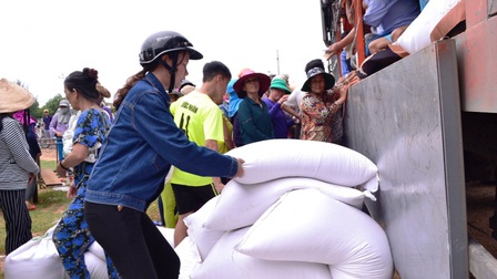 Hà Nội gửi tặng TP. Hồ Chí Minh 5.000 tấn gạo, tỉnh Bình Dương 1.000 tấn gạo