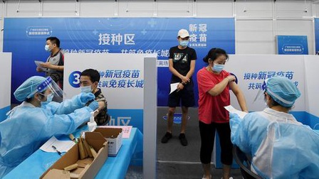 Trung Quốc phê chuẩn sử dụng khẩn cấp vaccine của hãng Sinopharm cho trẻ từ 3-17 tuổi