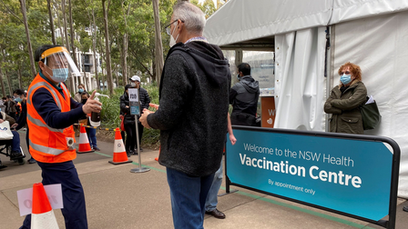 Chuyên gia tiêm chủng Australia tư vấn sử dụng vaccine ứng phó hiệu quả với biến thể Delta
