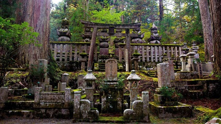 Ngọn núi thiêng có 117 ngôi đền ở Nhật Bản