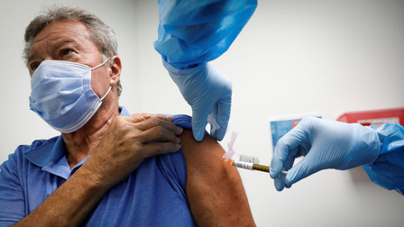 Những nguy cơ từ việc một số nước tiêm vaccine tăng cường