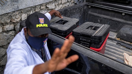 Đang điều tra vụ ám sát tổng thống, quan chức Haiti phải đi trốn