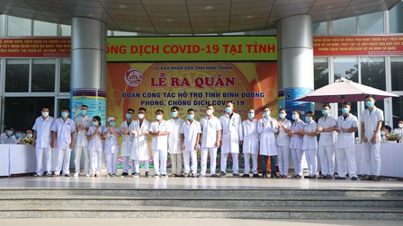 Đoàn y, bác sĩ Ninh Thuận lên đường hỗ trợ Bình Dương chống dịch