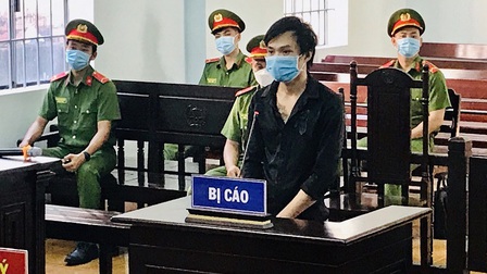 Bình Thuận: Bị phạt 12 tháng tù vì 'thông chốt' kiểm soát dịch và chống người thi hành công vụ