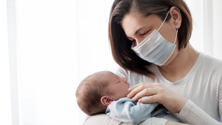 Tiêm vaccine hay mắc COVID-19 vẫn an toàn khi nuôi con bằng sữa mẹ
