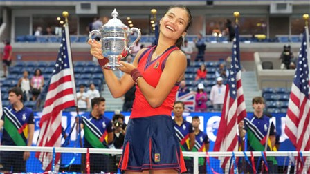 Tay vợt vòng loại Emma Raducanu vô địch US Open 2021