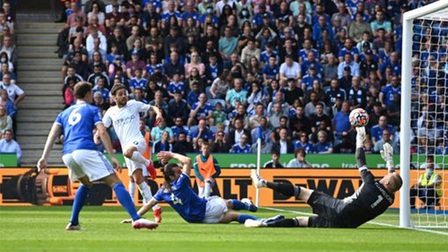 Man City nối dài mạch thắng trên sân Leicester
