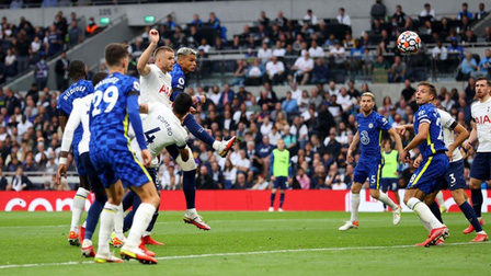 Hủy diệt Tottenham, Chelsea chiếm ngôi đầu Premier League