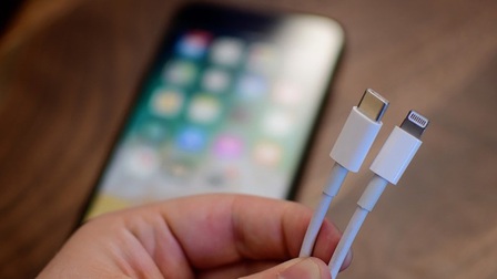 Apple sắp bị ép 'khai tử' cổng sạc Lightning