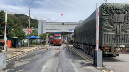 Lạng Sơn: Tạm dừng thông quan 3 ngày tại cửa khẩu Ái Điểm - Chi Ma